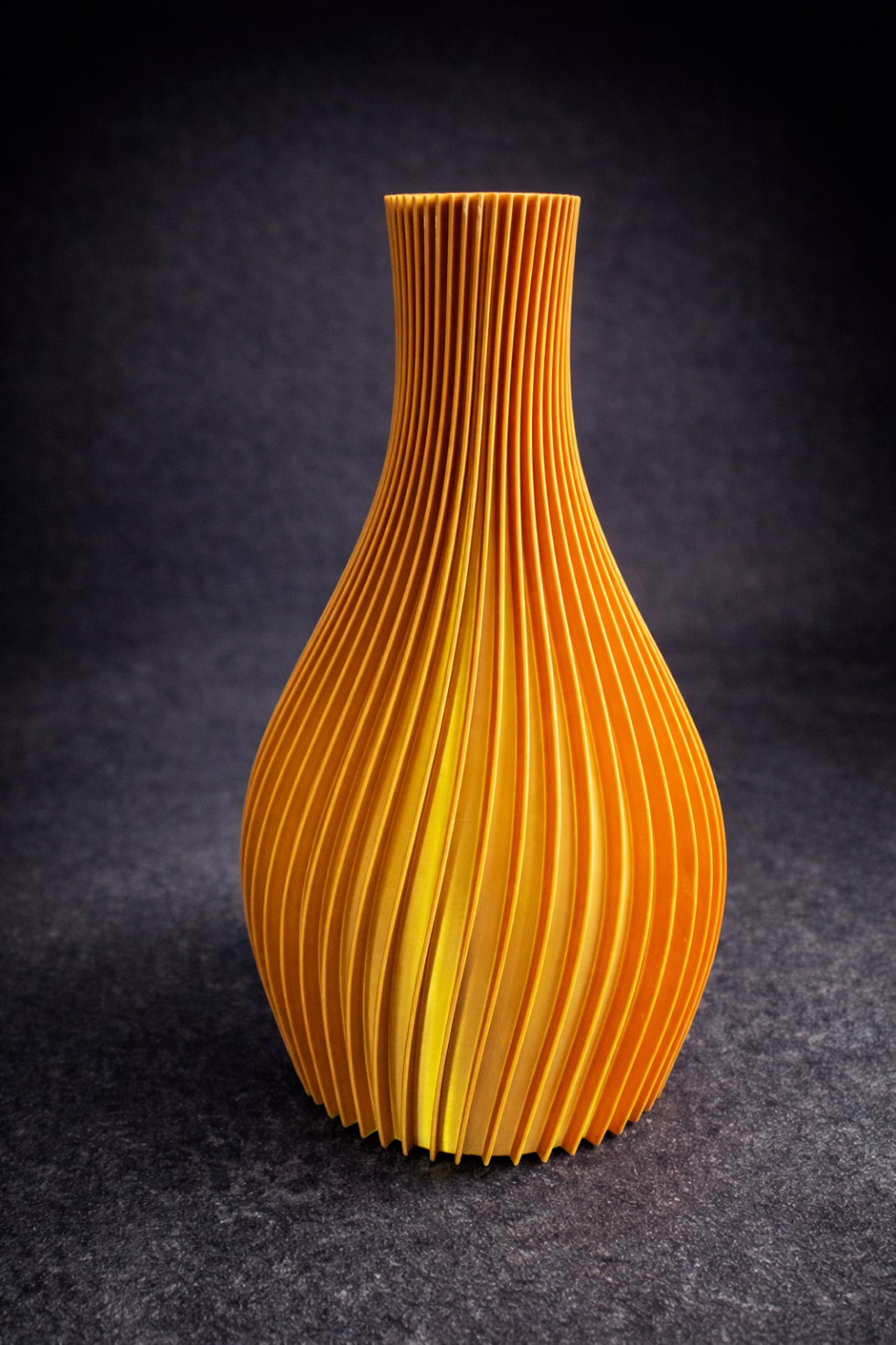 Wazon Vortex Złoty w Stylu Glamour | ElWood